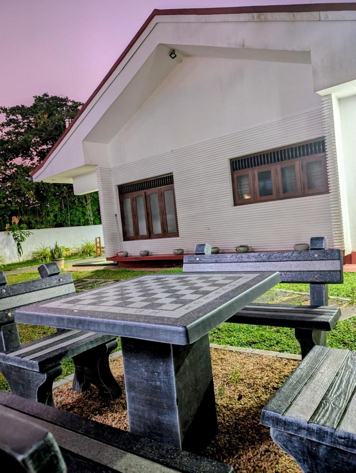 Costels Weligama Hostel Eksteriør bilde