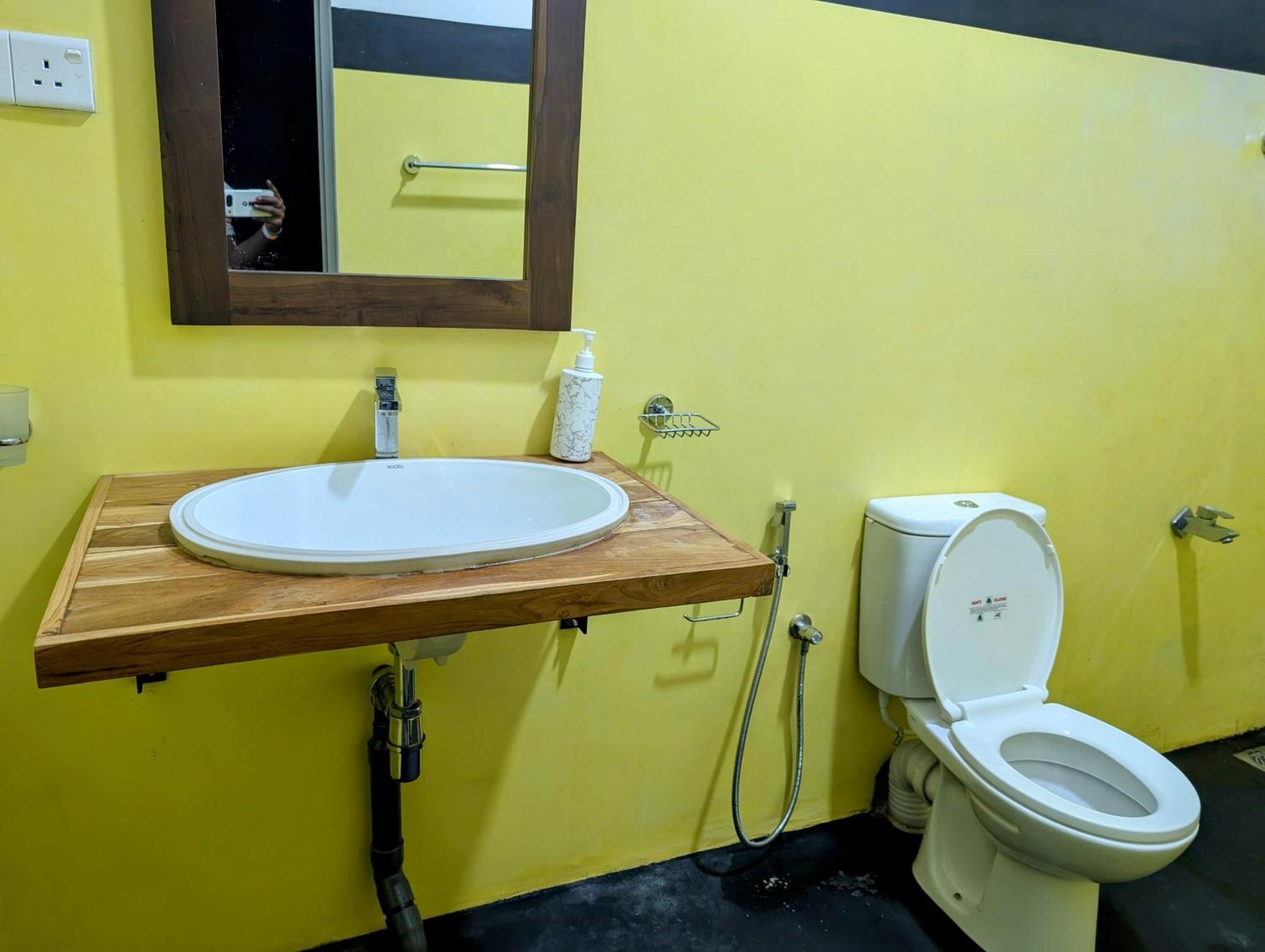 Costels Weligama Hostel Eksteriør bilde