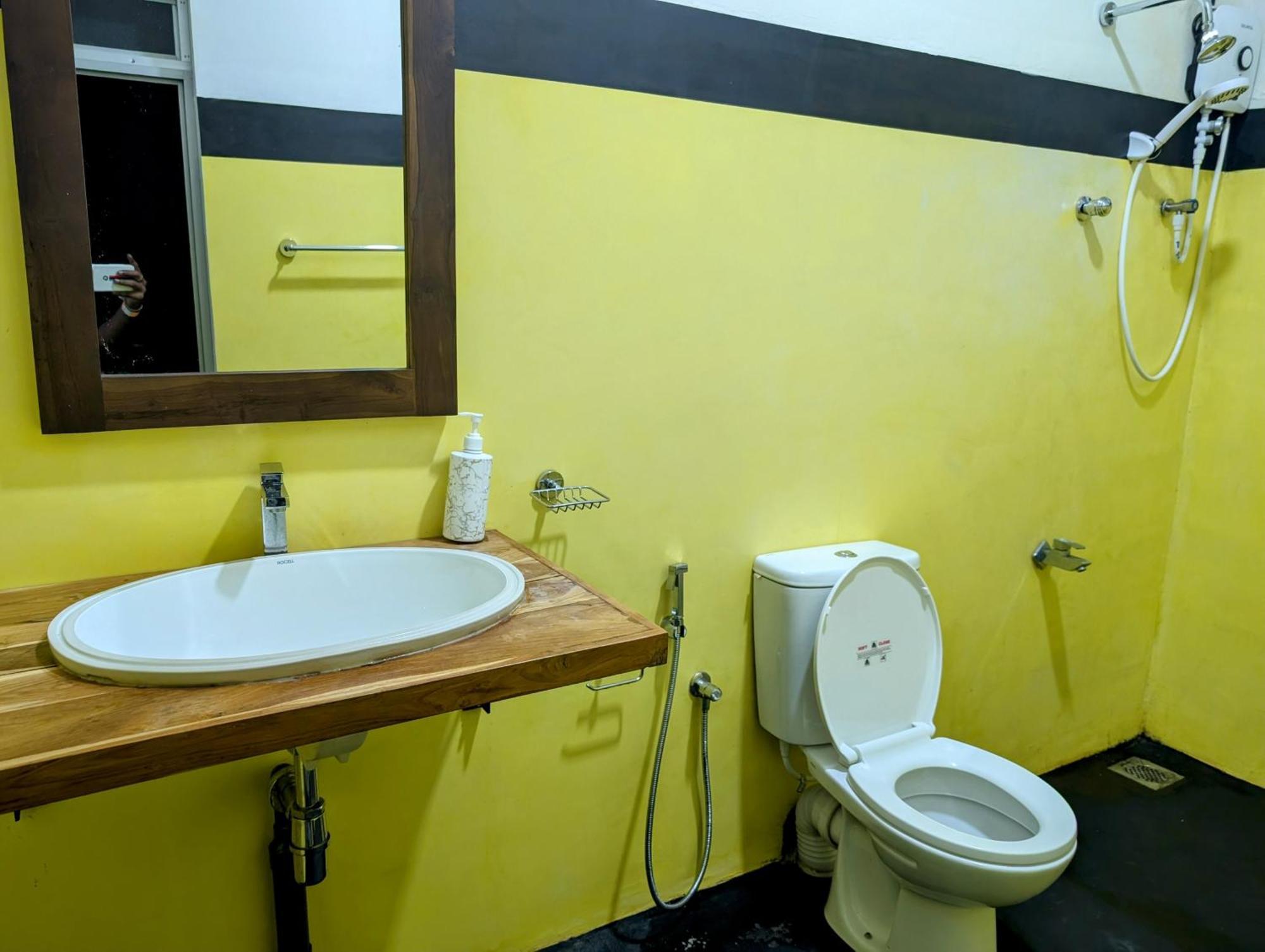Costels Weligama Hostel Eksteriør bilde